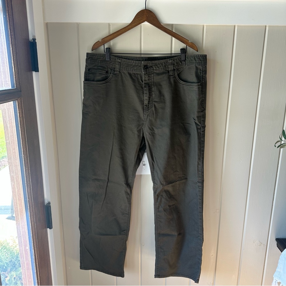 Prana Dark Green Slim Fit Khakis, size 42/30, EUC
